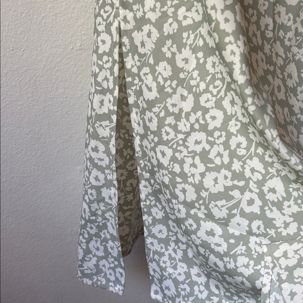 A New Day Apron Slip Dress in Light Green Floral Print - Medium - Picture 8 of 16